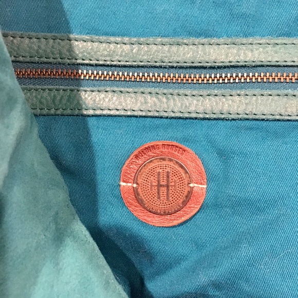 Holding Horses bright teal leather handbag - Picture 6 of 7